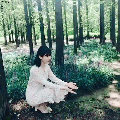 최근 가을 느낌나는 아이유 인스타.jpg | 인스티즈