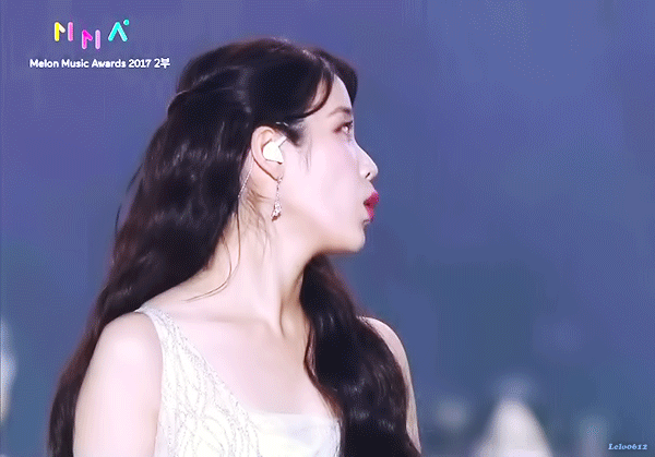 박제가 시급한 아이유의 디즈니st 드레스.jpg | 인스티즈