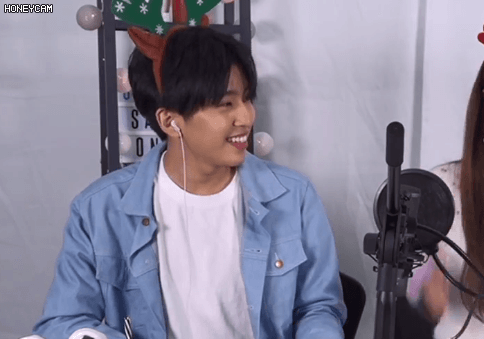 투머치액션러 여돌과 그 옆에 앉은 남돌 상황 (feat.퀵소희) | 인스티즈