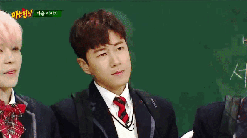 남자게스트 최초로 아형에 왕리본 달고 나온 아이돌.gif | 인스티즈