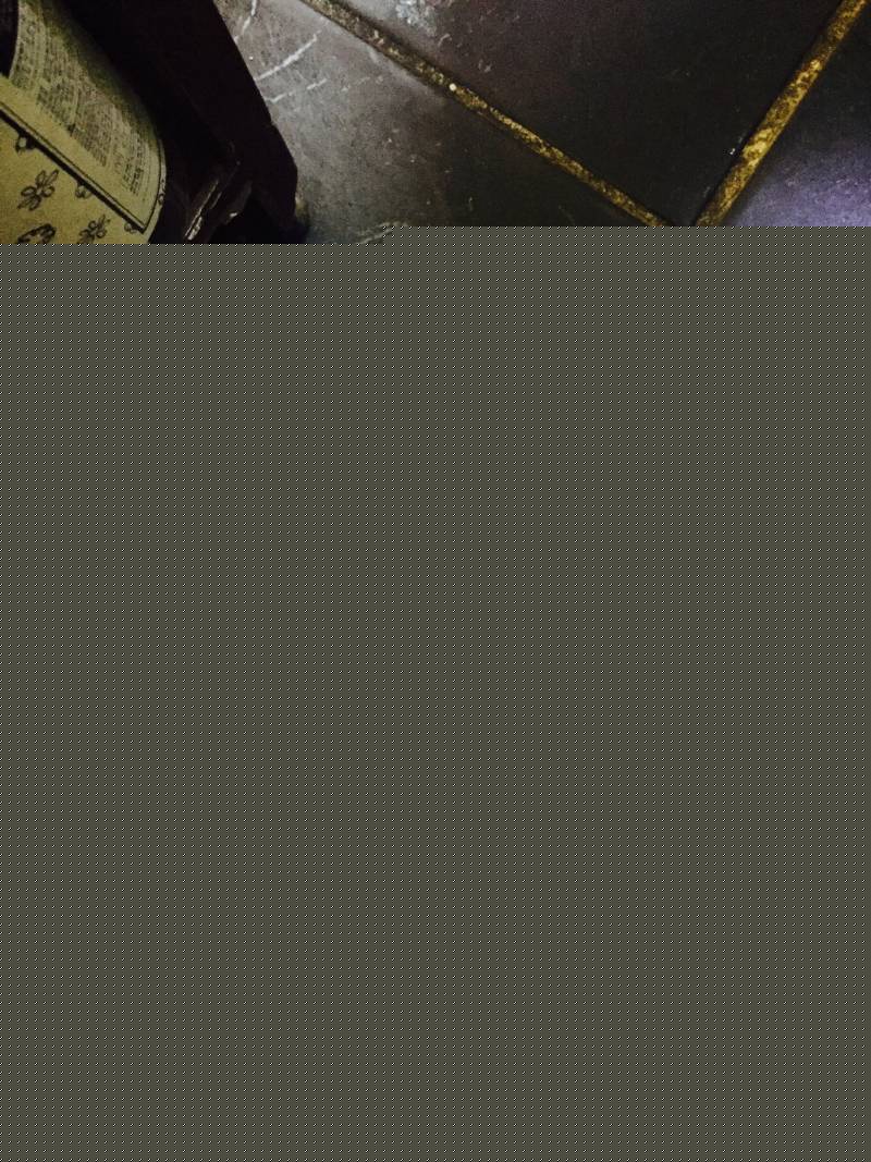 알바하는데 발이 아파서 이러고 알바한다... | 인스티즈