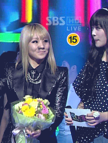 여초 남초 막론하고 최대 난제 크리스탈 vs 설리 | 인스티즈