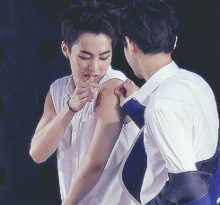 최근들어 부쩍 더 친해져 쌍귀여움 폭발하는 백현 시우민 (feat. 멍냥즈) | 인스티즈