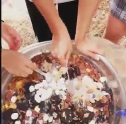 여자애들 뭐 먹을 때 스케일ㄷㄷ .jpg | 인스티즈