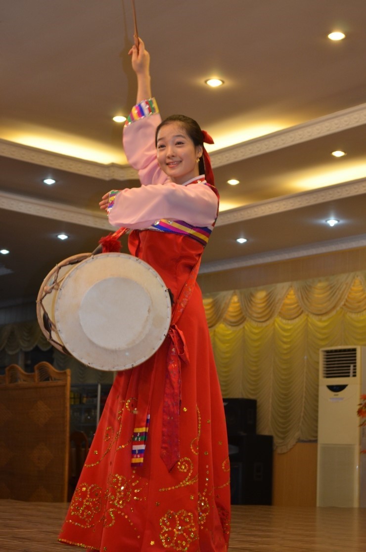 정말 단아하게 생긴 북한여자들 | 인스티즈