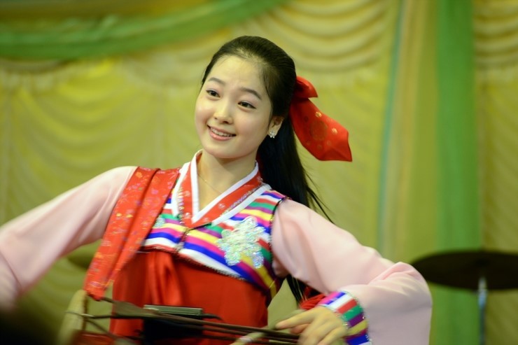 정말 단아하게 생긴 북한여자들 | 인스티즈