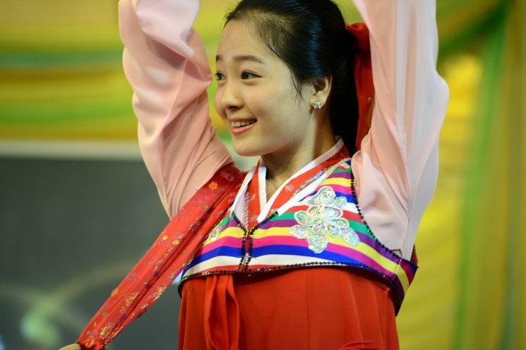 정말 단아하게 생긴 북한여자들 | 인스티즈