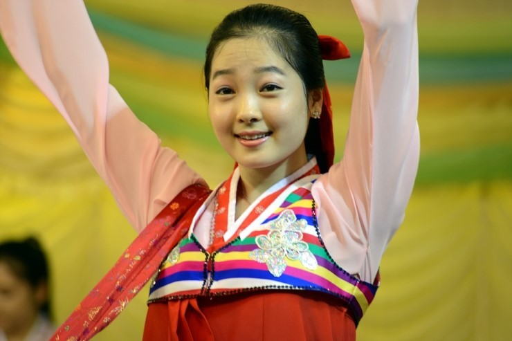 정말 단아하게 생긴 북한여자들 | 인스티즈