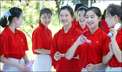 정말 단아하게 생긴 북한여자들 | 인스티즈