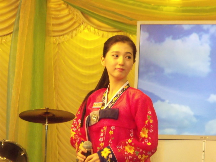 정말 단아하게 생긴 북한여자들 | 인스티즈