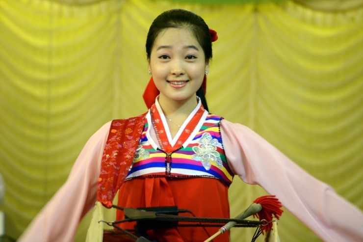 정말 단아하게 생긴 북한여자들 | 인스티즈