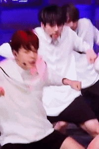 춤선이 이쁘기로 유명한 남자아이돌들.gif | 인스티즈