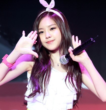 평소와 웃을때 차이가 커보이는 아이돌.jpg | 인스티즈