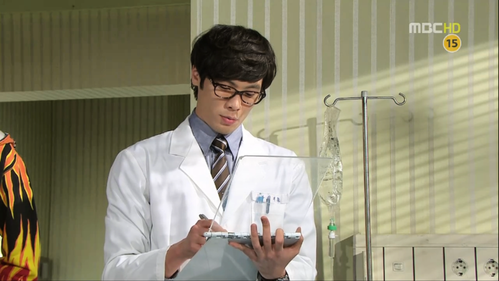 [지붕뚫고하이킥] 황정음 맹장수술한날.jpg | 인스티즈