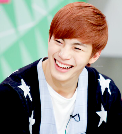 평소와 웃을때 차이가 커보이는 아이돌.jpg | 인스티즈