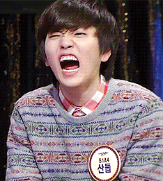 평소와 웃을때 차이가 커보이는 아이돌.jpg | 인스티즈