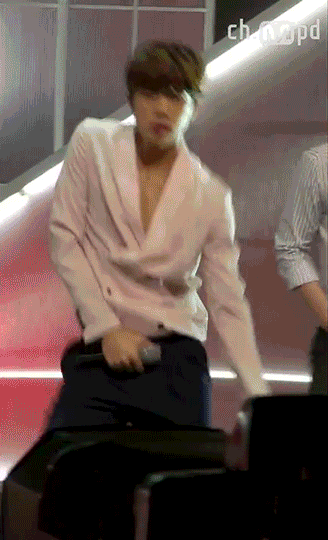 춤선이 이쁘기로 유명한 남자아이돌들.gif | 인스티즈