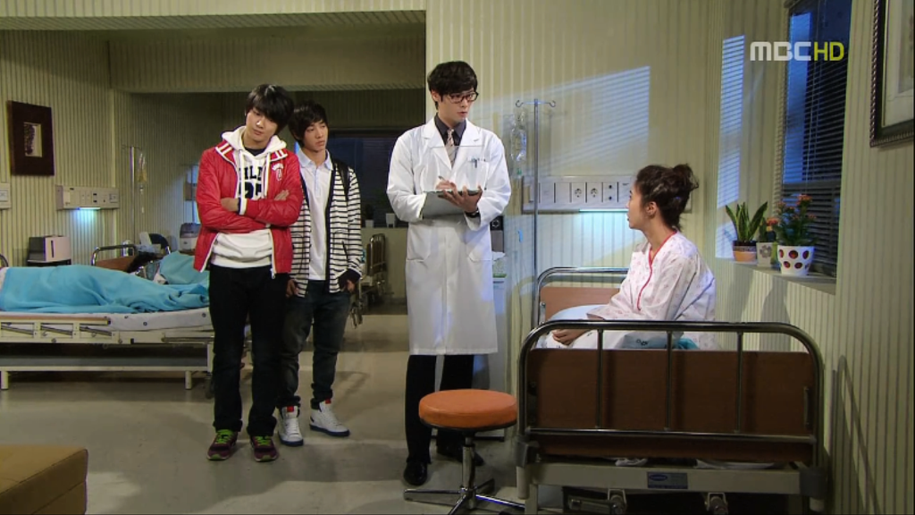 [지붕뚫고하이킥] 황정음 맹장수술한날.jpg | 인스티즈