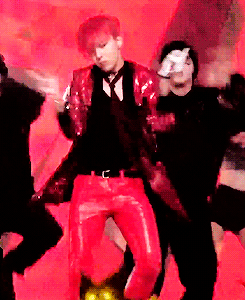 춤선이 이쁘기로 유명한 남자아이돌들.gif | 인스티즈