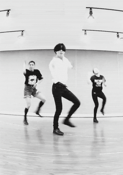 춤선이 이쁘기로 유명한 남자아이돌들.gif | 인스티즈