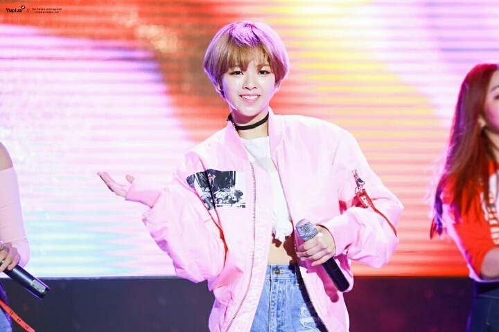 자꾸만 걸그룹답지 않은 매력 뽐내는 트와이스 정연.jpg | 인스티즈