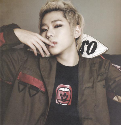 평소와 웃을때 차이가 커보이는 아이돌.jpg | 인스티즈