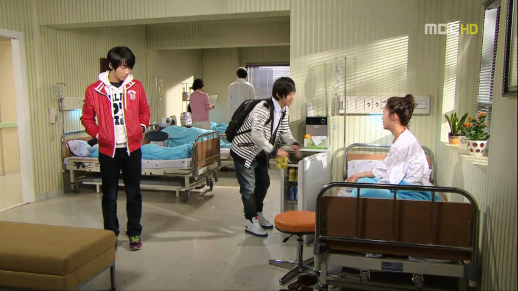 [지붕뚫고하이킥] 황정음 맹장수술한날.jpg | 인스티즈