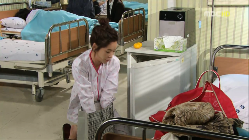 [지붕뚫고하이킥] 황정음 맹장수술한날.jpg | 인스티즈