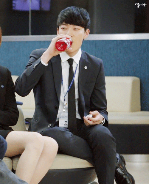 여자들 사이에서 국민남친으로 급부상중이라는 남자 | 인스티즈