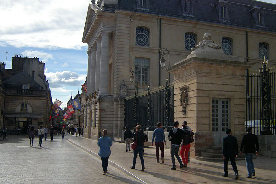 세계2차 대전 70년 후 같은 장소(프랑스 디종)에서 재촬영된 사진...jpg | 인스티즈