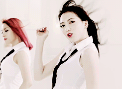 채널 돌리다가 구하라 강지영 미모에 넋 놓고 본 무대 | 인스티즈