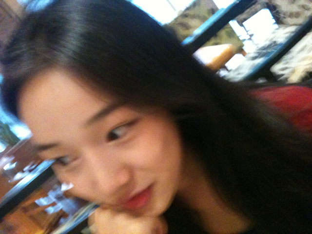 길거리에서 쉽게 볼 수 있는 훈녀같은 외모를 가진 여자배우.jpg | 인스티즈