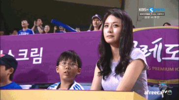 아들 친구 때리는 유부녀.gif | 인스티즈