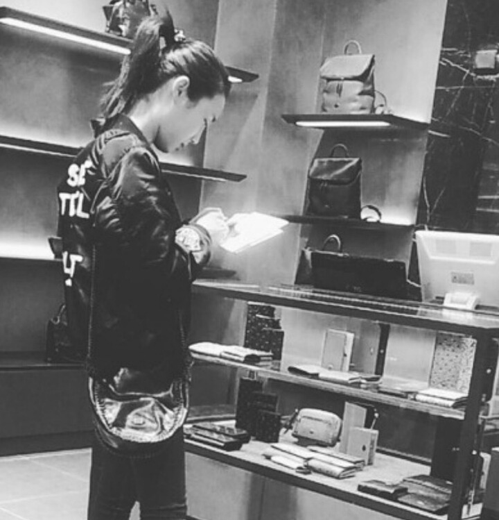 길거리에서 쉽게 볼 수 있는 훈녀같은 외모를 가진 여자배우.jpg | 인스티즈