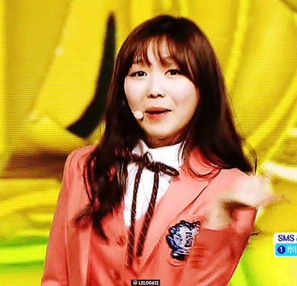 자꾸 셀카에서 밑장 빼는 여자 아이돌 | 인스티즈