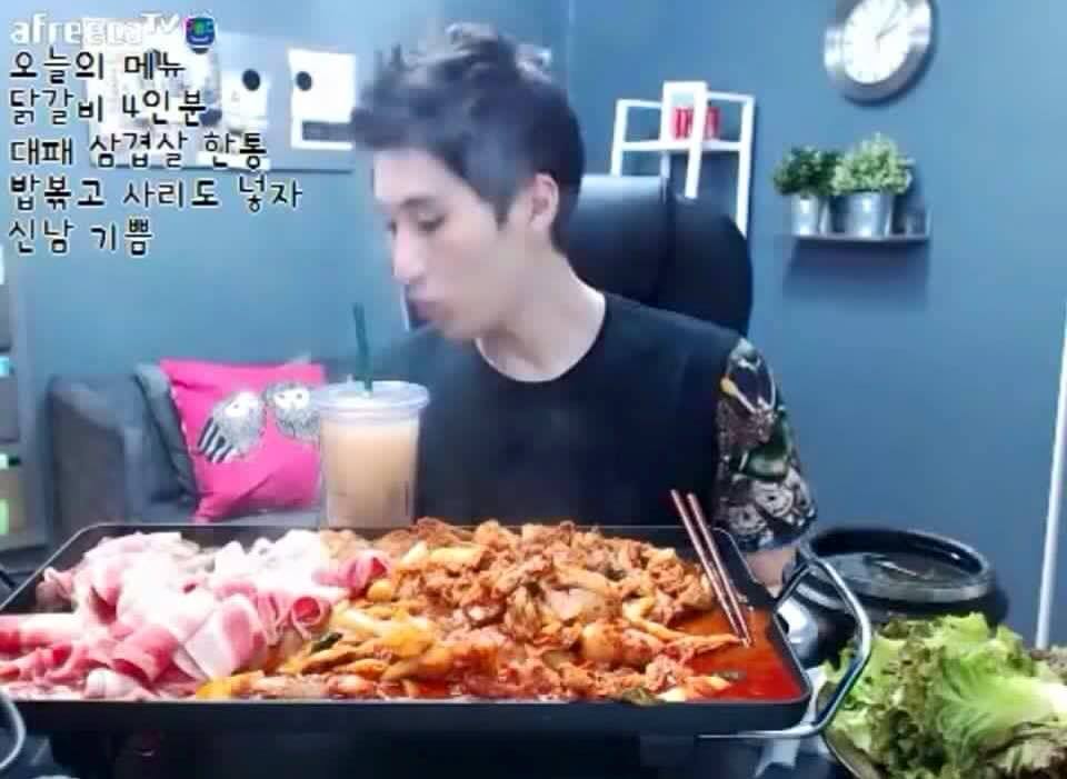 아프리카 먹방 신흥강호 ㄷㄷㄷ | 인스티즈