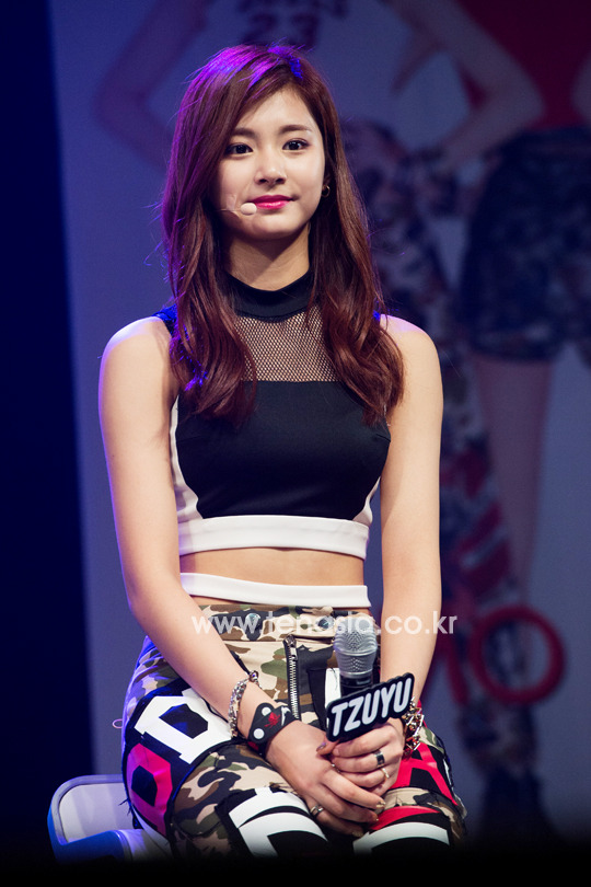 sm 만큼 라인이 있어 보이는 jyp 소속 여자아이돌 | 인스티즈