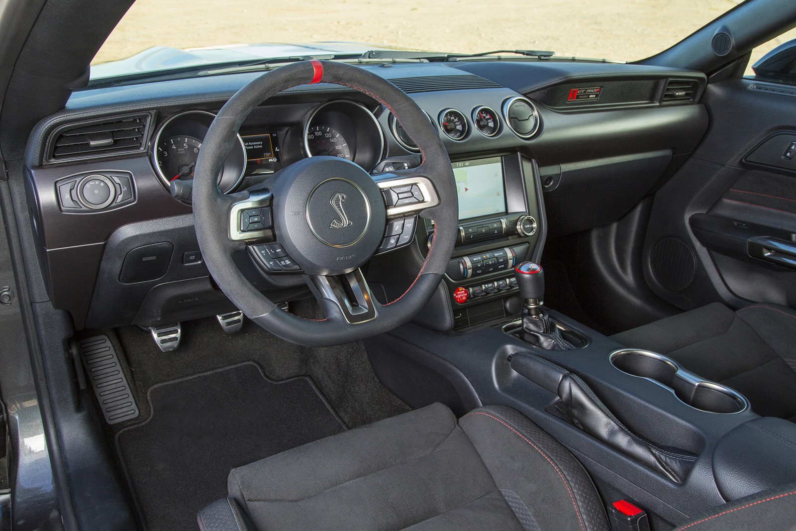 포드 머스탱 쉘비 GT350R vs 쉐보레 카마로 Z/28 | 인스티즈