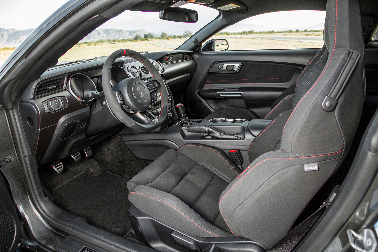 포드 머스탱 쉘비 GT350R vs 쉐보레 카마로 Z/28 | 인스티즈