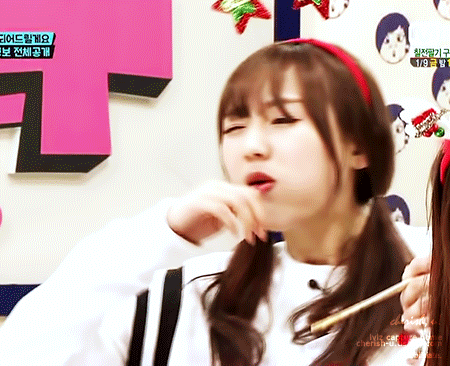 자꾸 셀카에서 밑장 빼는 여자 아이돌 | 인스티즈