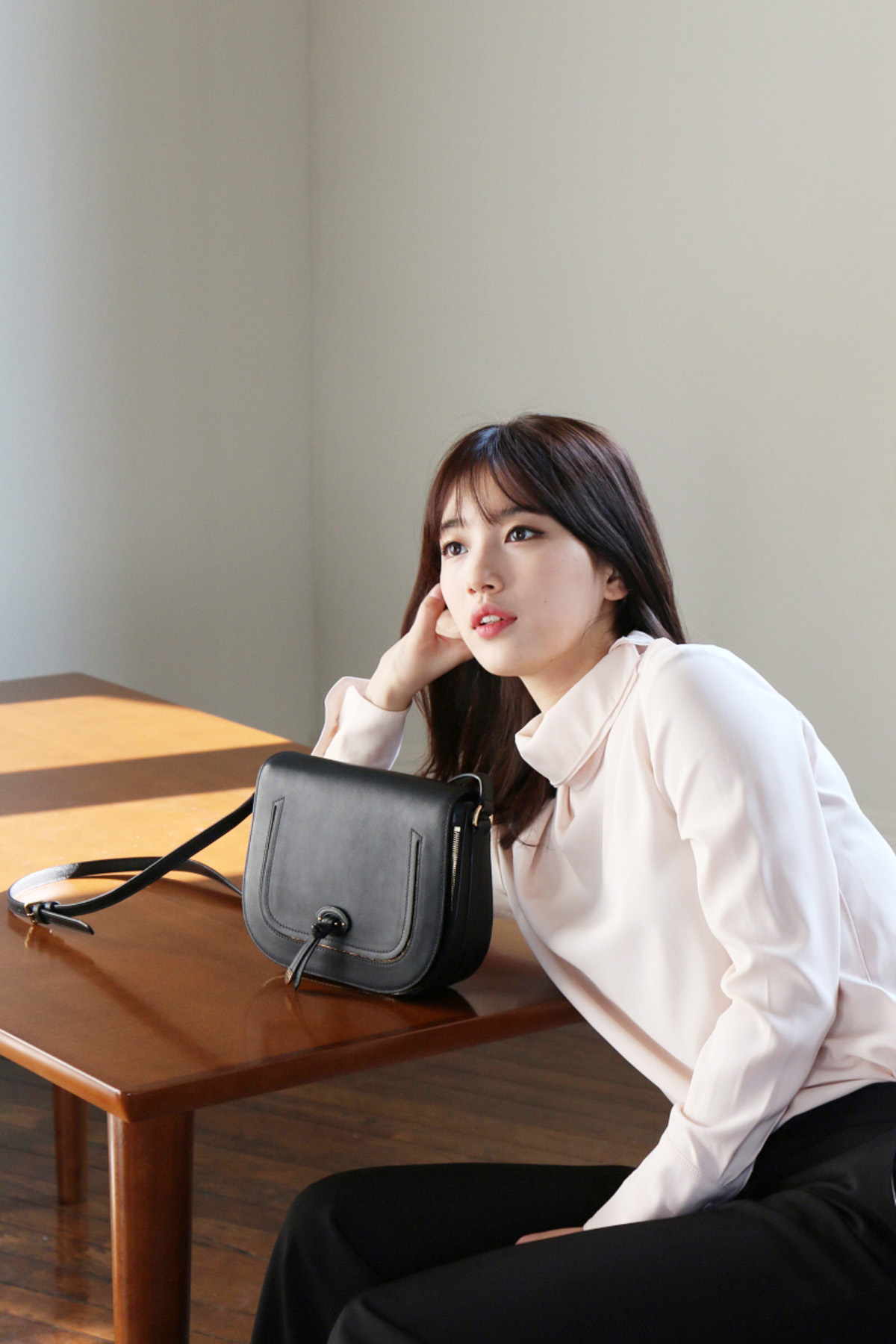 왜 b컷인지 모르겠는 수지 b컷 jpg | 인스티즈