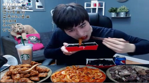 아프리카 먹방 신흥강호 ㄷㄷㄷ | 인스티즈