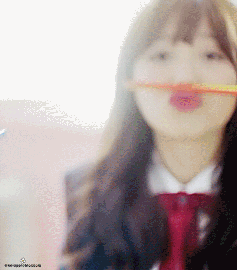 자꾸 셀카에서 밑장 빼는 여자 아이돌 | 인스티즈