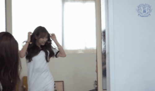 자꾸 셀카에서 밑장 빼는 여자 아이돌 | 인스티즈