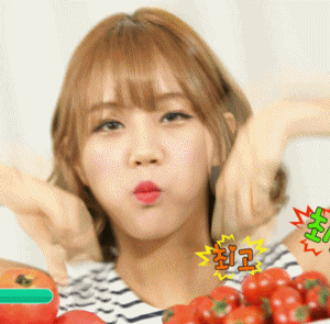 카메라보고 끼부리는 혜리.gif | 인스티즈