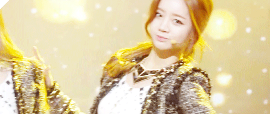 카메라보고 끼부리는 혜리.gif | 인스티즈