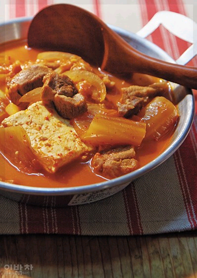 김치찌개에 돼지고기vs참치 | 인스티즈