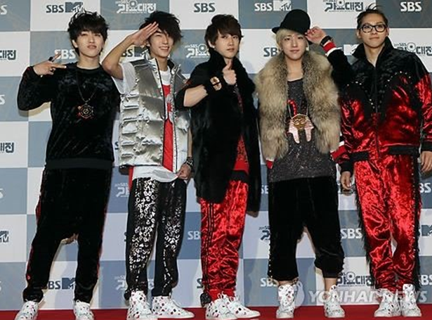 코디랑 싸웠나....? 보고 헉 하게 되는 아이돌 코디 | 인스티즈