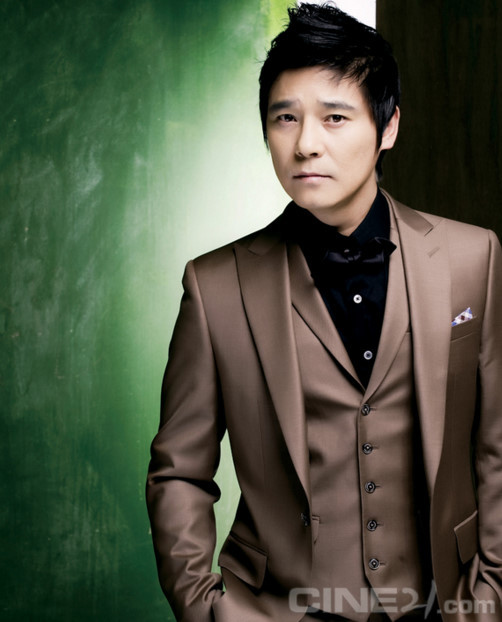 솔직히 원빈,장동건보다 잘생겼는데 본업이 가수라 묻히는 연예인 | 인스티즈