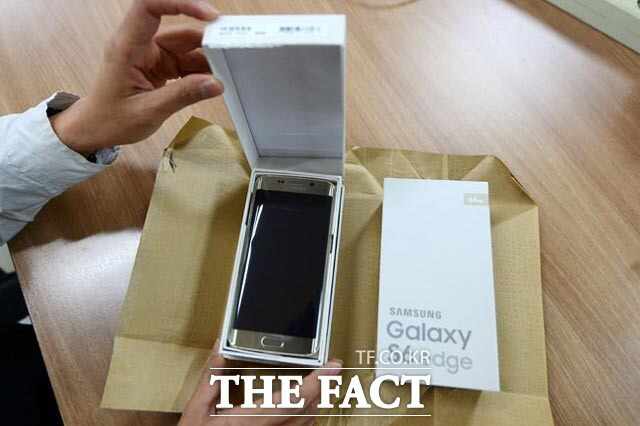 찍지말라는데 계속 찍어서 떡하나 던져줌 | 인스티즈